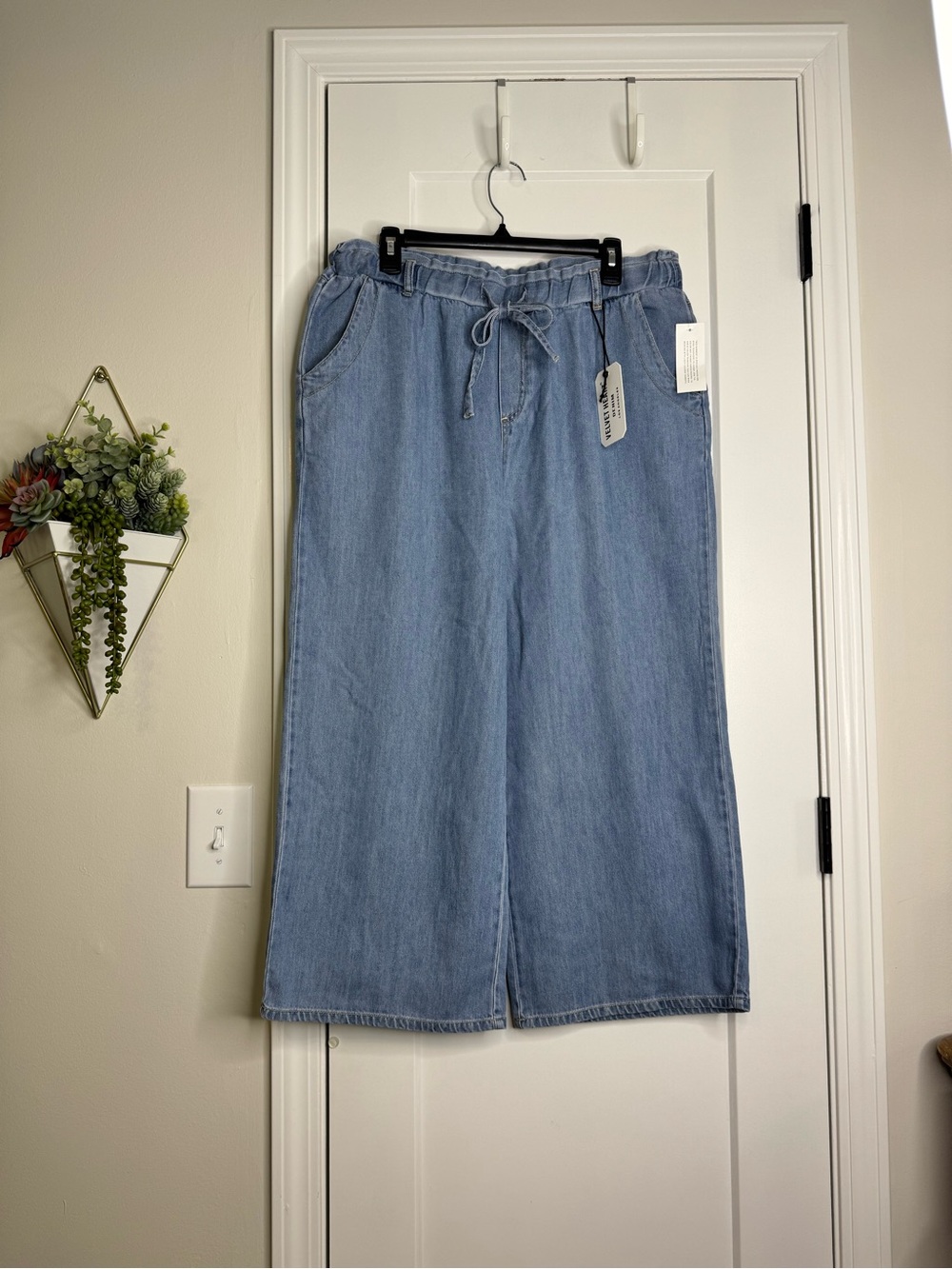 Velvet Heart Cropped Denim Jean